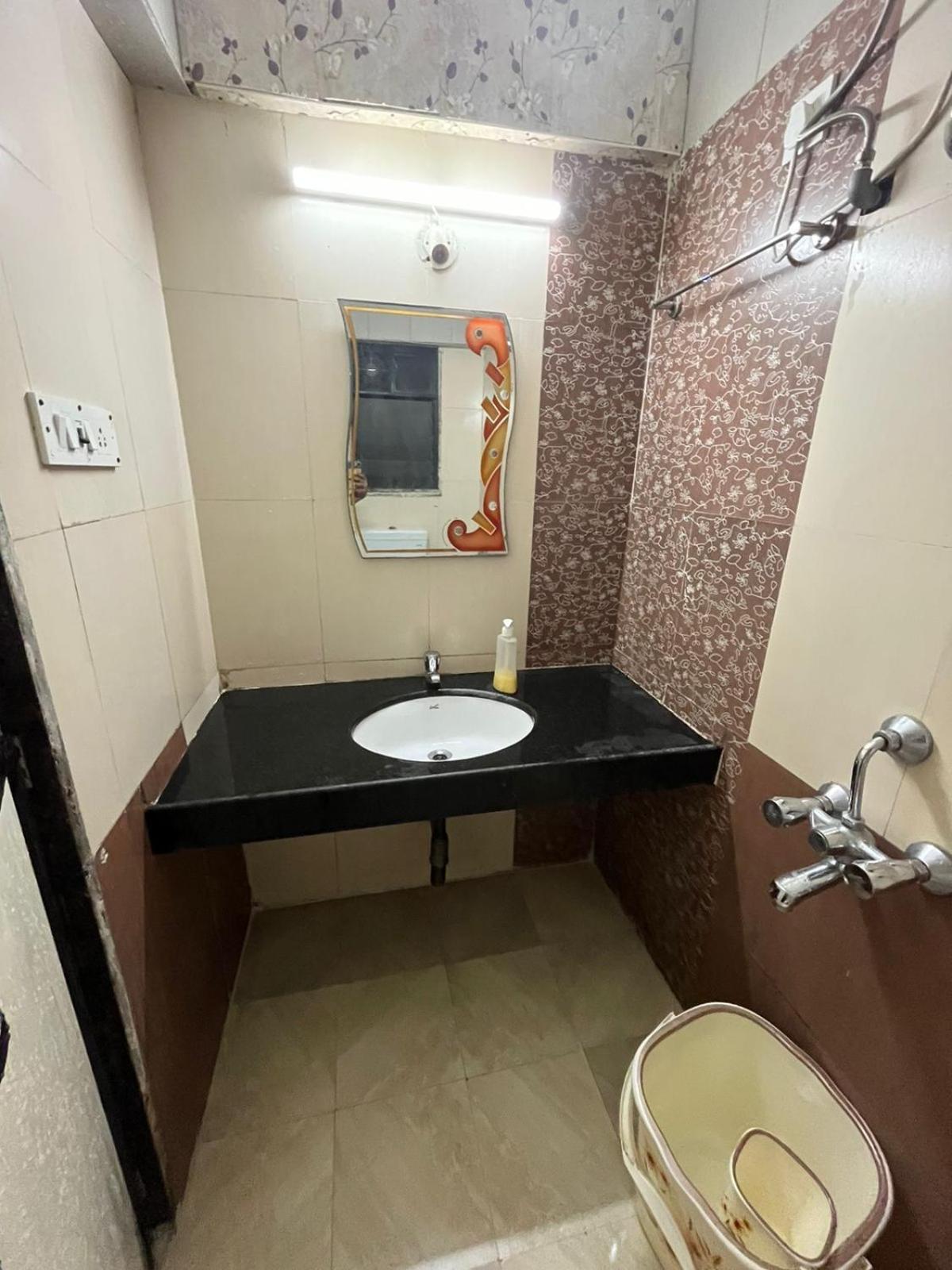 Galaxy Apartment Bombay Esterno foto